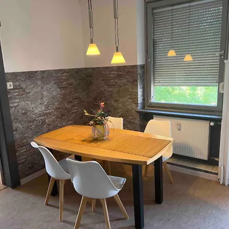 Grosse Mit Grossem Balkon 公寓