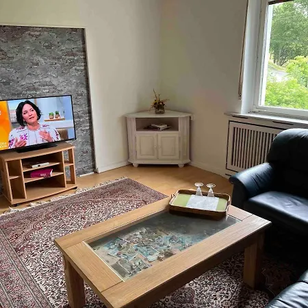 Grosse Mit Grossem Balkon 公寓 Gieleroth