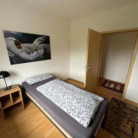 Grosse Mit Grossem Balkon 公寓