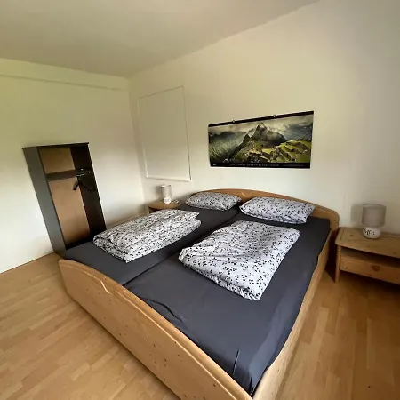 Grosse Mit Grossem Balkon * Gieleroth