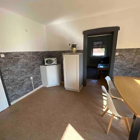 Grosse Mit Grossem Balkon 公寓